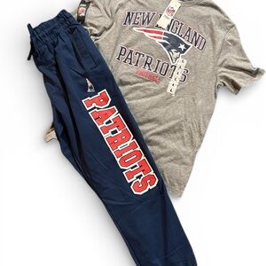 NWT Men’s Large New England Patriots T-Shirt and Joggers Set